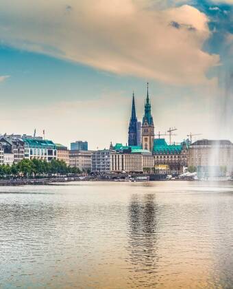 Erleben Sie die schöne deutsche Metropole Hamburg, die für Groß und Klein viel zu bieten hat.