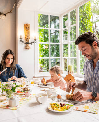 Nyt deilige, lokale retter på hotellets restaurant.