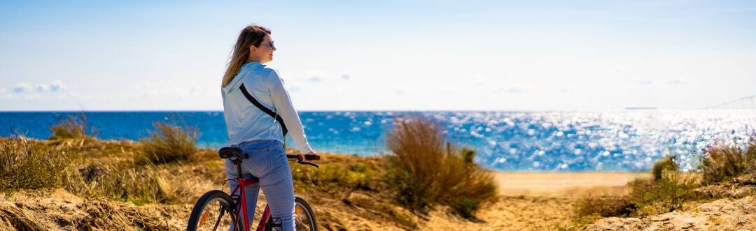 Usedom er et flott sted for sykling - utforsk øya på naturskjønne sykkelstier gjennom skoger og langs kysten.