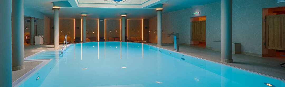 Som gæst kan du bruge spaen i hotellets hovedbygning, inklusive pool og sauna.