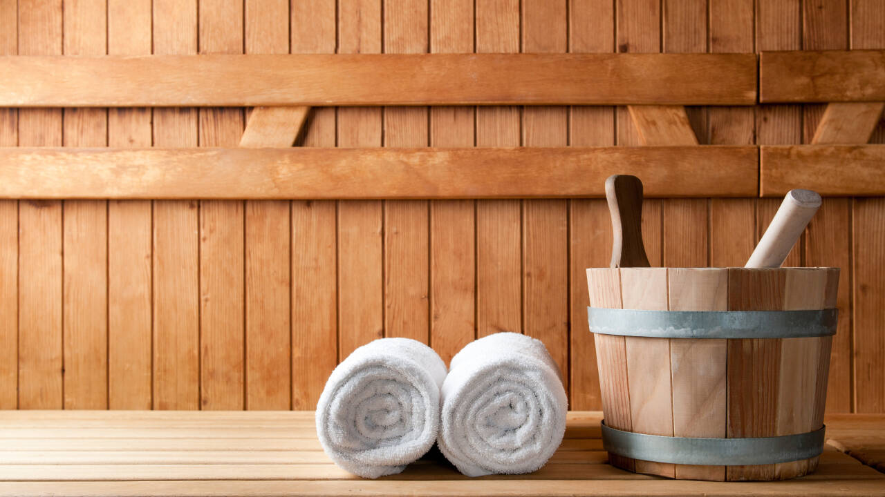 I hotellets wellnessområde kan I bl.a. slappe af med jacuzzi, infrarød kabine og finsk sauna