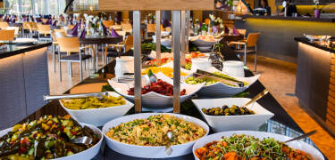 The all-inclusive light package with breakfast, lunch and evening buffet provides plenty of options throughout the day.