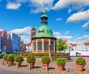 Wismar ist nur eine kurze Fahrt vom Hotel entfernt. Unternehmen Sie einen Ausflug in die historische Hansestadt