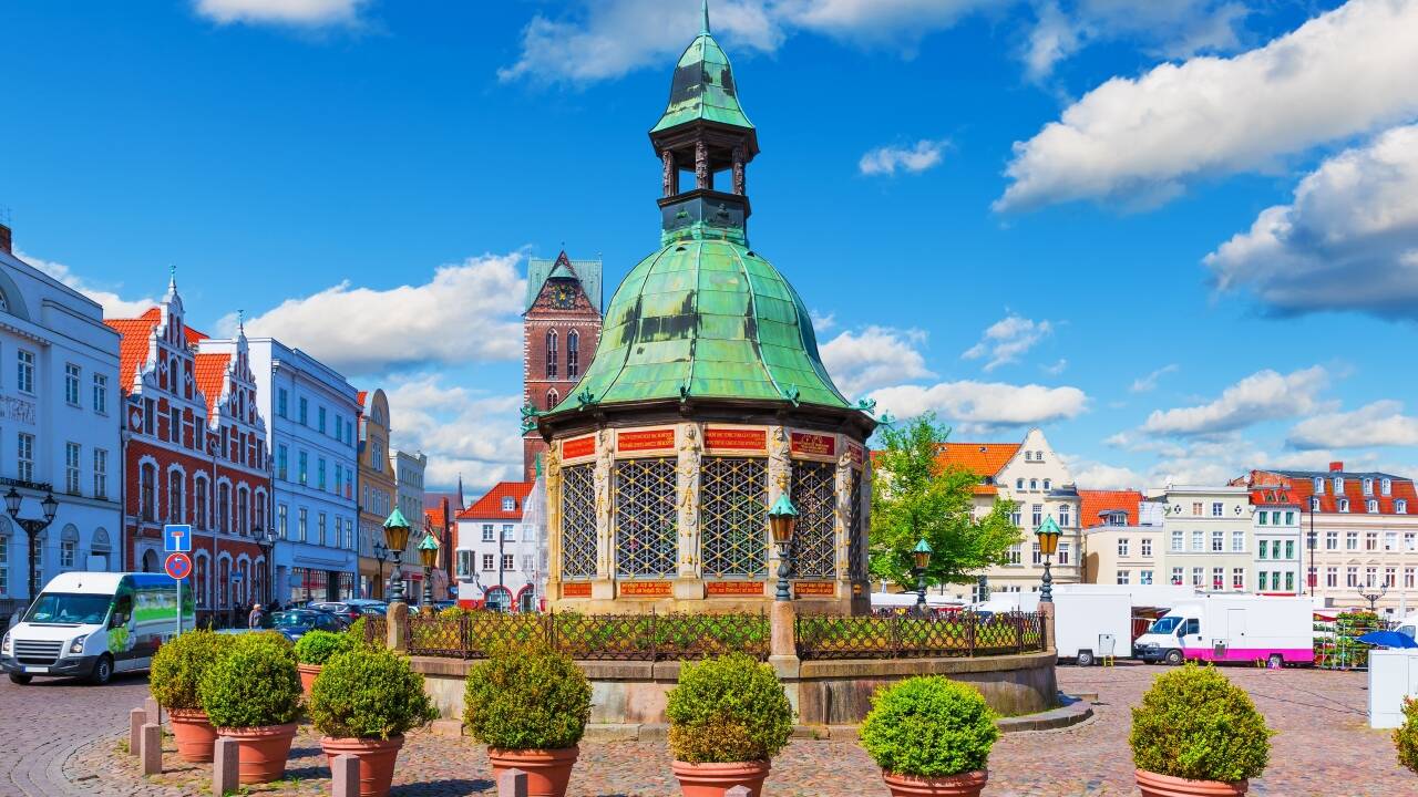 Wismar ist nur eine kurze Fahrt vom Hotel entfernt. Unternehmen Sie einen Ausflug in die historische Hansestadt