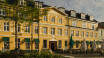 Välkommen till Hotel Dania där ni bor mitt på torget! Perfekt läge som gör det enkelt att uppleva Silkesborg.