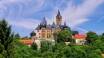 Ca. 40 km vom Hotel liegt das Schloss Wernigerode mit seiner Aussicht auf die bewaldeten Berge.