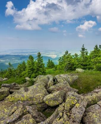 Bloksbjerg ligger i Nationalpark Harz, som byder på alt hvad der forventes af en aktiv ferie.
