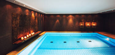 Der Swimmingpool im Hotel ist 8x8 m groß und bietet viel Platz für sportliche Betätigungen.