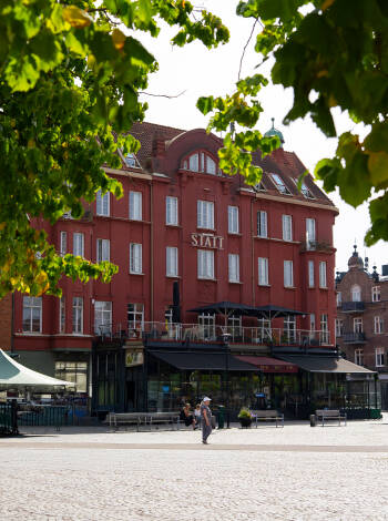 Das Hotel liegt zentral in der charmanten schwedischen Bahnhofsstadt Hässleholm.