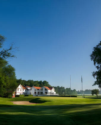 På Lydinge Resort bor I direkte ved en flot 18-huls golfbane med Skånes smukke natur lige udenfor vinduet