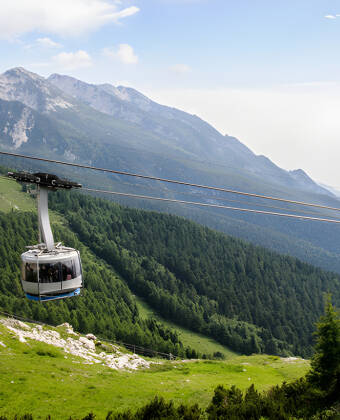 Åk en tur upp till Monte Baldo och njut av de otroliga vyerna bland naturen och bergen.