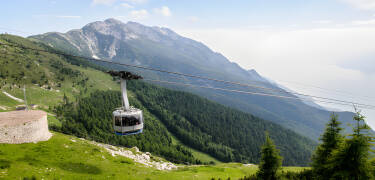Åk en tur upp till Monte Baldo och njut av de otroliga vyerna bland naturen och bergen.