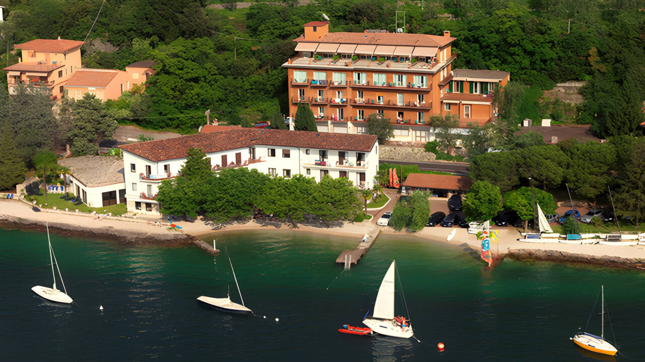 The hotel enjoys a beautiful location between Lake Garda and Monte Baldo.