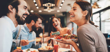 Der venter dig god nydelse i de mange restauranter og barer i nærheden af hotellet.