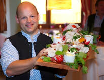 I restauranten kan I få serveret lokale retter, som serveres med østrigsk charme.