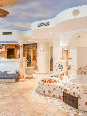 Das Hotel verfügt über ein Spa und eine Sauna, ideal zum Entspannen nach einem langen Tag.