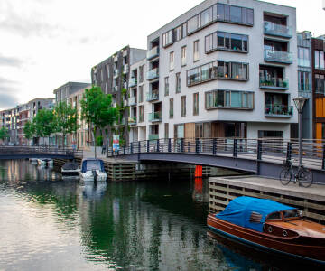 Sluseholmen er Københavns trendy kanalsamfund fyldt med flotte moderne bygninger.