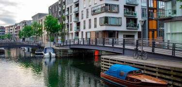 Sluseholmen er Københavns trendy kanalsamfunn fullt av flotte moderne bygninger.