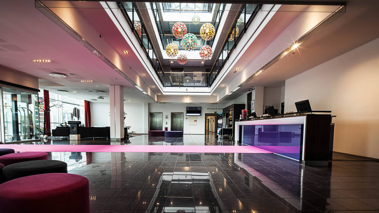 Scandic Sluseholmen ligger nær havnen i det sydvestlige København, og tilbyder gratis parkering - perfekt til kør-selv ferien.