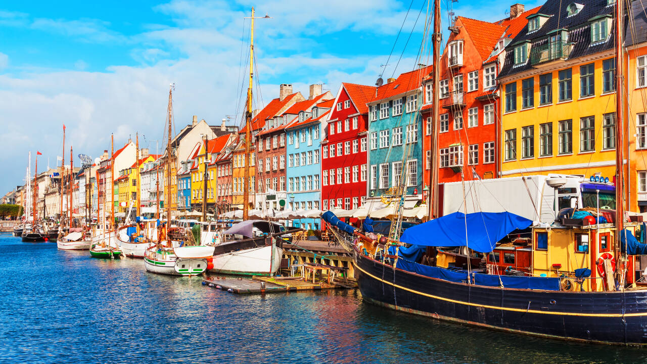 Der er mange gode restauranter i området og især Nyhavn byder på flere muligheder.