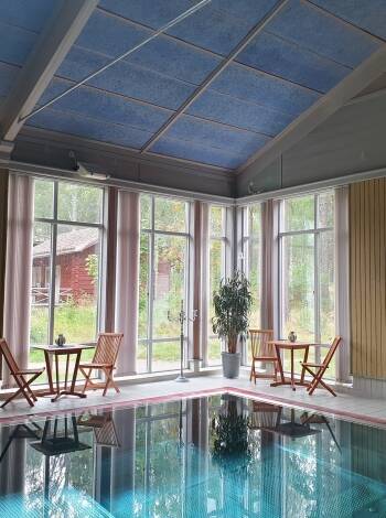 Den lantliga och rogivande miljön tillför en extra avkopplande atmosfär.