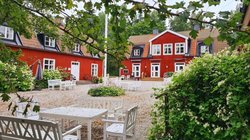 Sätra Brunn er et idyllisk gammelt kursted som ligger mellom Sala og Västerås.