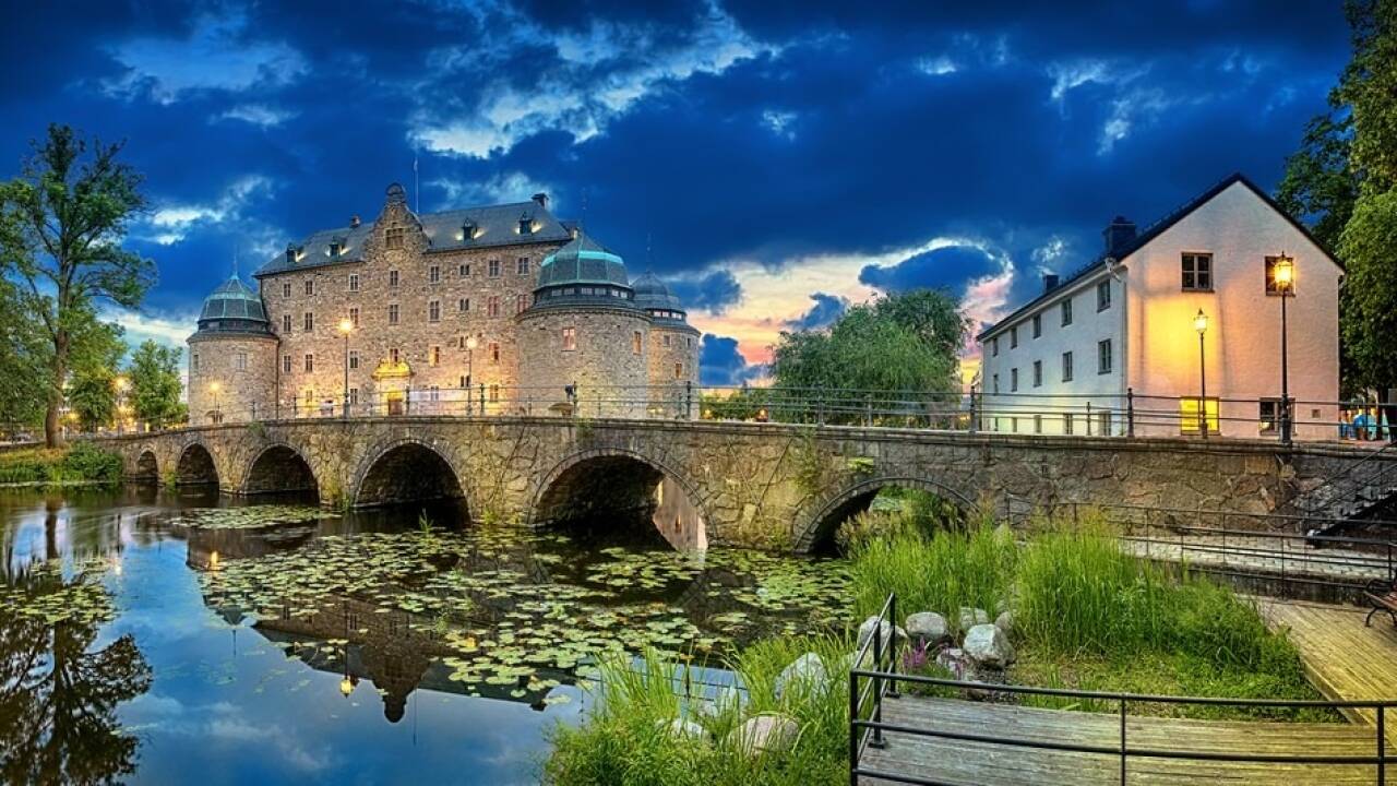 Örebro ligger 20 minutters kørsel fra hotellet og et besøg på slottet er en oplevelse der ånder af historie.
