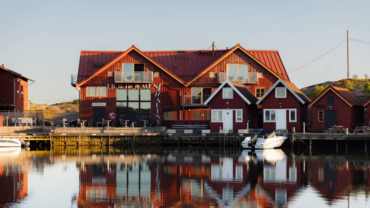 Bestill et avslappende opphold på Björholmen Hotell, ytterst på rolige Tjörn.