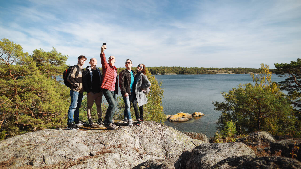 Nearby islands and nature reserves provide scenic hiking opportunities.