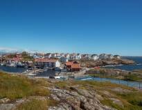 Hav & Logi ligger på den bohuslänske øyen Tjörn, og huser et idyllisk kystsamfunn med skjærgård og klippelandskap