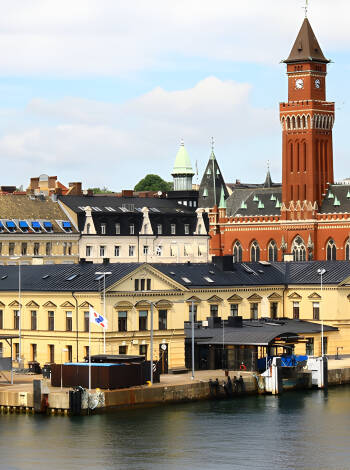 Machen Sie Ausflüge, und besuchen Sie z. B. die Insel Ven, erleben Sie das Schloss Sofiero und seine Gärten oder sehen sich die Zitadelle in Landskrona an.