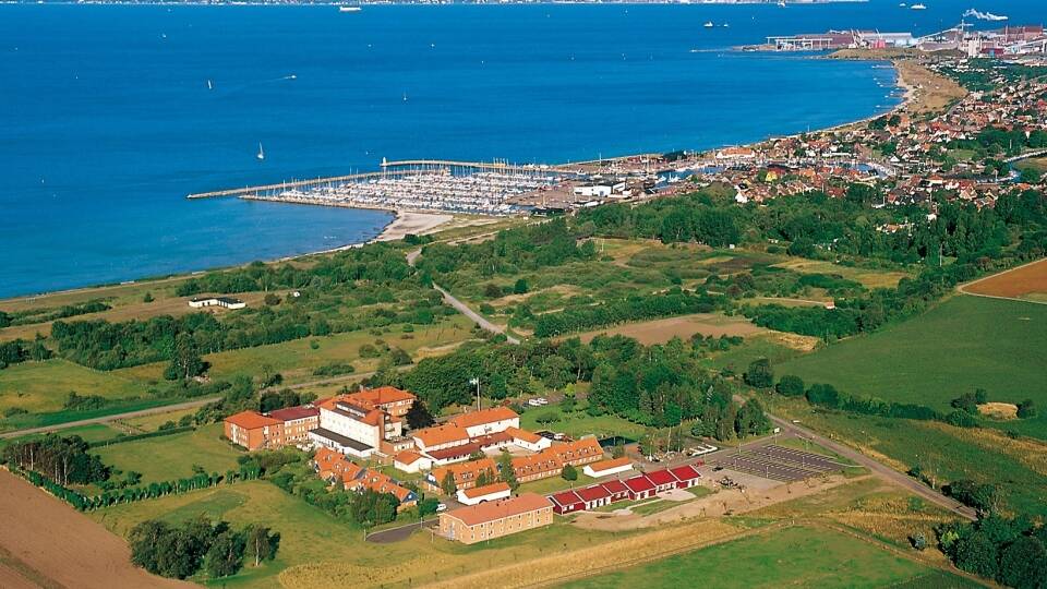 Sundsgården Hotell & Konferens har en fremragende beliggenhed tæt på havet på den skånske vestkyst