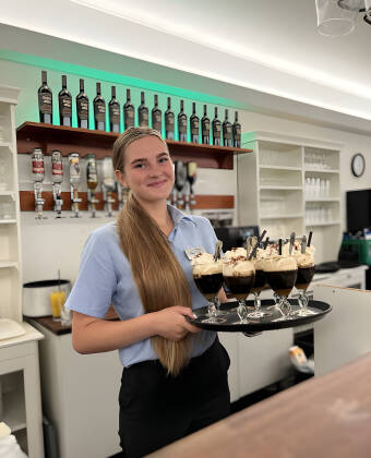Her får du god service, velsmakende frokoster, ettermiddagskaffe og deilige middager.