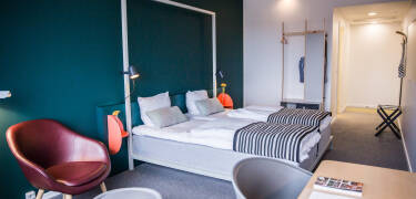 Hotellet erbjuder hög kvalitet och en hemtrevlig känsla med modernt designade rum.