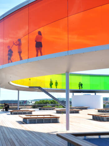 Utforsk ARoS, det anerkjente kunstmuseet i Aarhus.