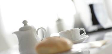 Här vaknar ni upp till en uppdukad frukostbuffé i matsalen.