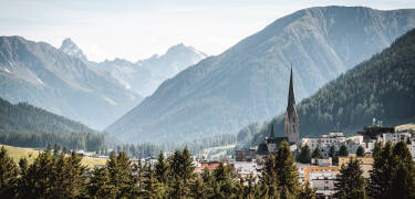 The modern Hilton Garden Inn Davos hotel enjoys a stunning location in scenic surroundings in the Bündner Mountains of Switzerland.