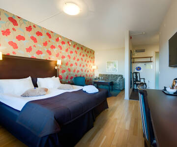 Hotellrummen fungerar som en bra bas och är bekvämt inredda.