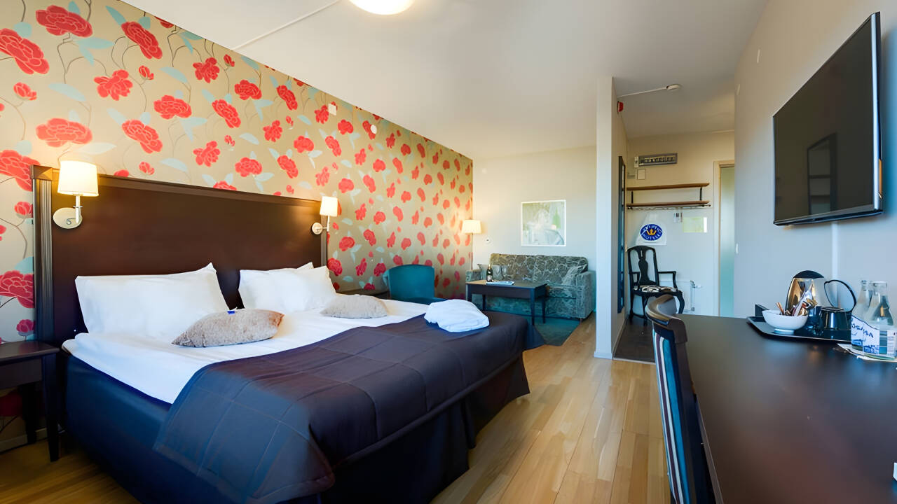 Hotellrummen fungerar som en bra bas och är bekvämt inredda.