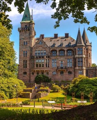 There are so many amazing nearby attractions to explore, including Växjö and the stunning Teleborg Castle!