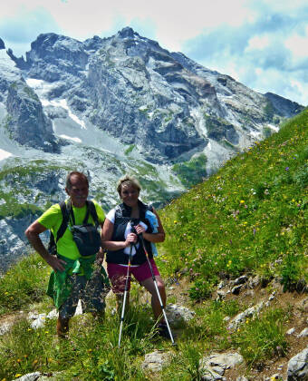 Die Lage des Hotels ist ein Paradies für Naturliebhaber. Genießen Sie malerische Bergwanderungen durch üppige Wälder und um ruhige Seen.
