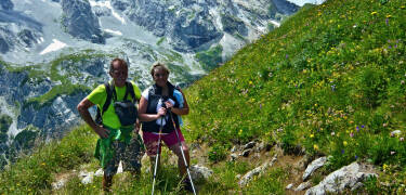 Die Lage des Hotels ist ein Paradies für Naturliebhaber. Genießen Sie malerische Bergwanderungen durch üppige Wälder und um ruhige Seen.