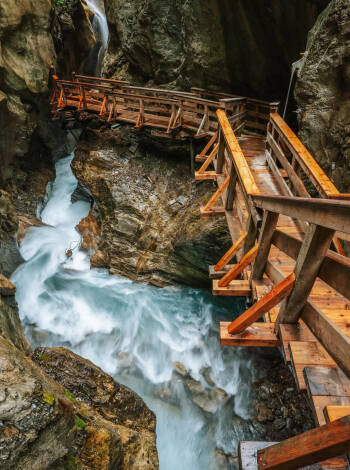 Die Sigmund-Thun Klamm, eine atemberaubende Schlucht, ist ein Muss für Naturliebhaber.