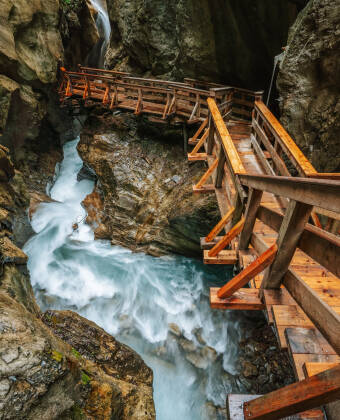 Die Sigmund-Thun Klamm, eine atemberaubende Schlucht, ist ein Muss für Naturliebhaber.