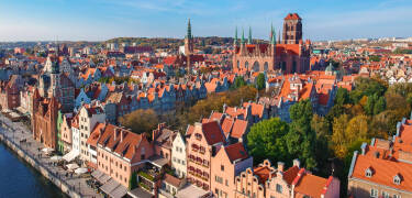 In den historischen Straßen von Danzig, den Cafés am Flussufer und den farbenfrohen Fassaden werden Sie die Zeit vergessen.