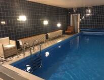 Skulle I have brug for at lade op til nye oplevelser, er hotellets indendørs swimmingpool det perfekte sted.