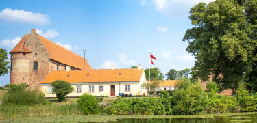 Oppdag middelaldersjarmen til Nyborg slott, bare 2 km fra Storebælt Sinatur Hotel.