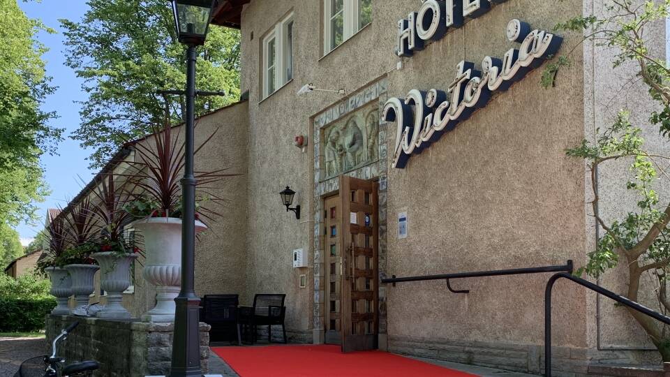 Hotel Wictoria erbjuder boende i ett lugnt område med närhet till centrum i Mariestad.