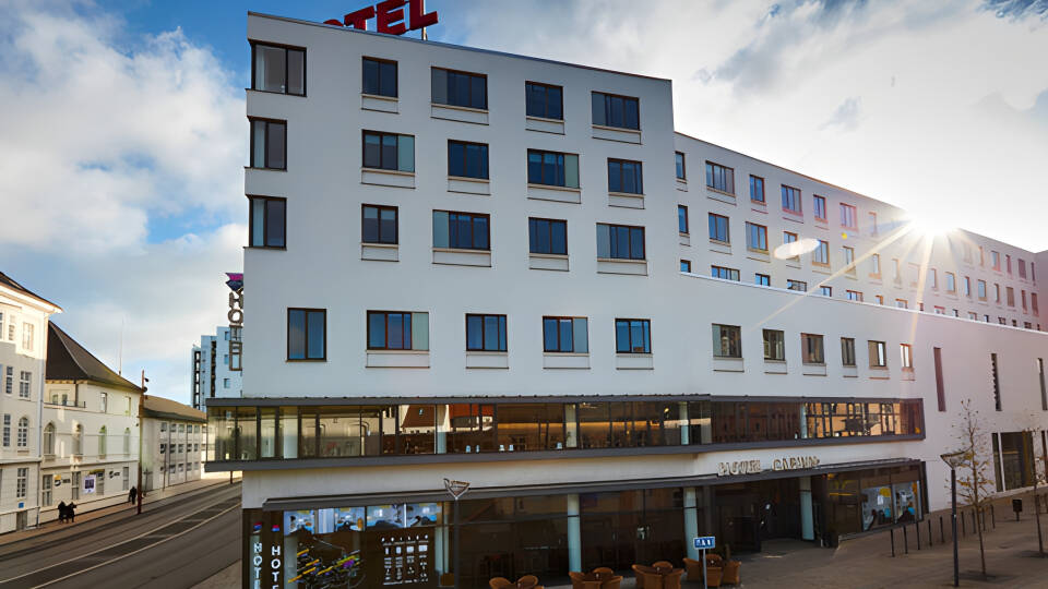 Das Hotel Cabinn Aalborg hat eine gute, zentrale Lage in Aalborg, nahe der Hauptstraße von Aalborg, Jomfru Ane Gade  .