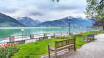 I bor bare en kort køretur fra den charmerende by, Zell am See, hvor I bl.a. kan bade i Zeller-søen.